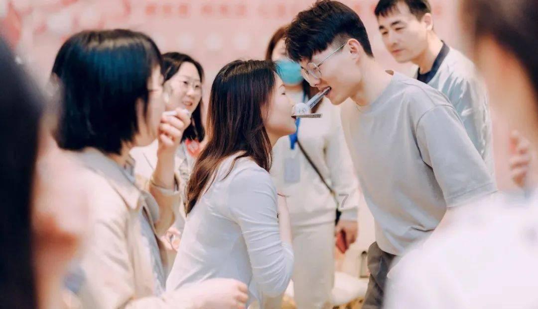 欢乐砸瓶子